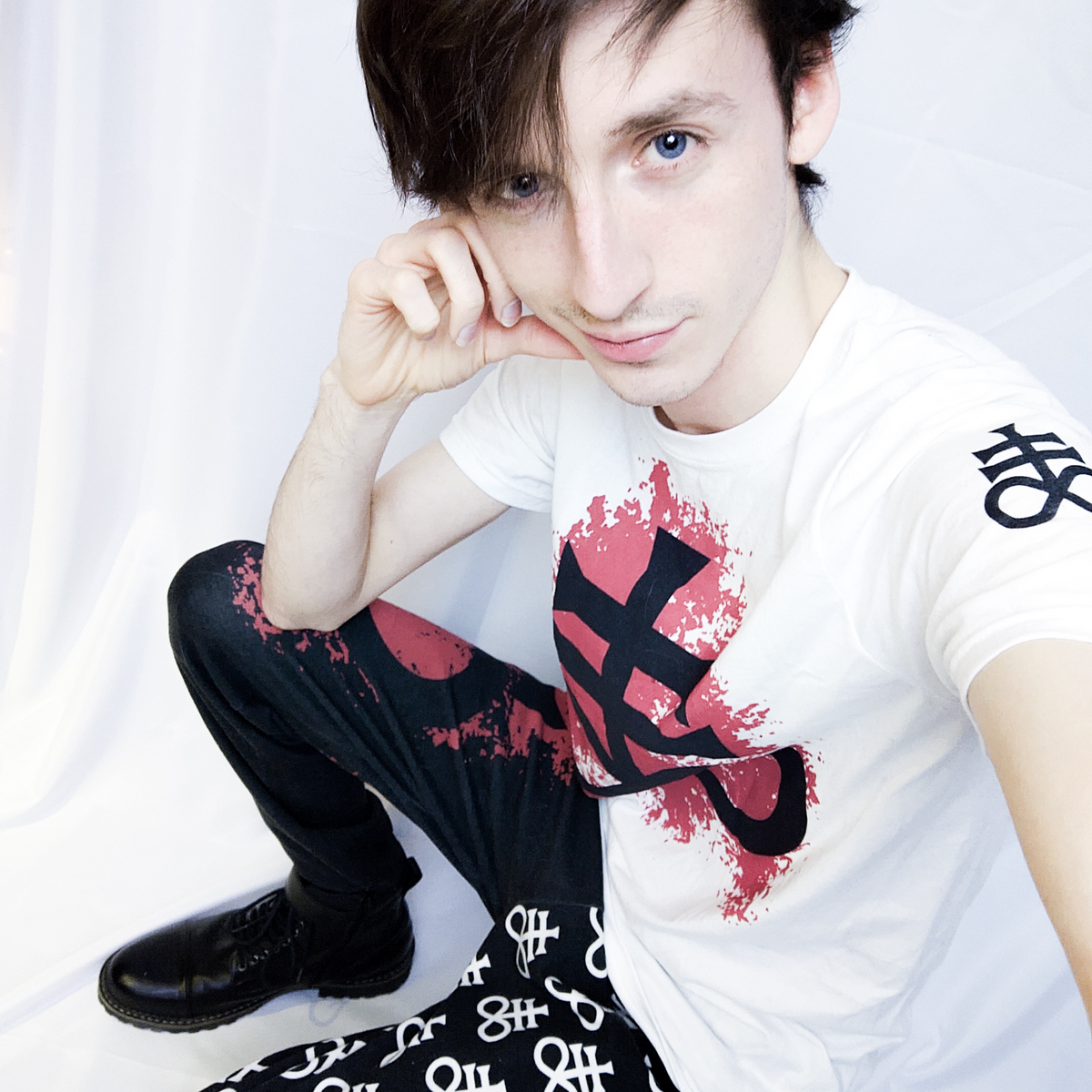 Luvick's - Leviathan cross unisex outfit showcase